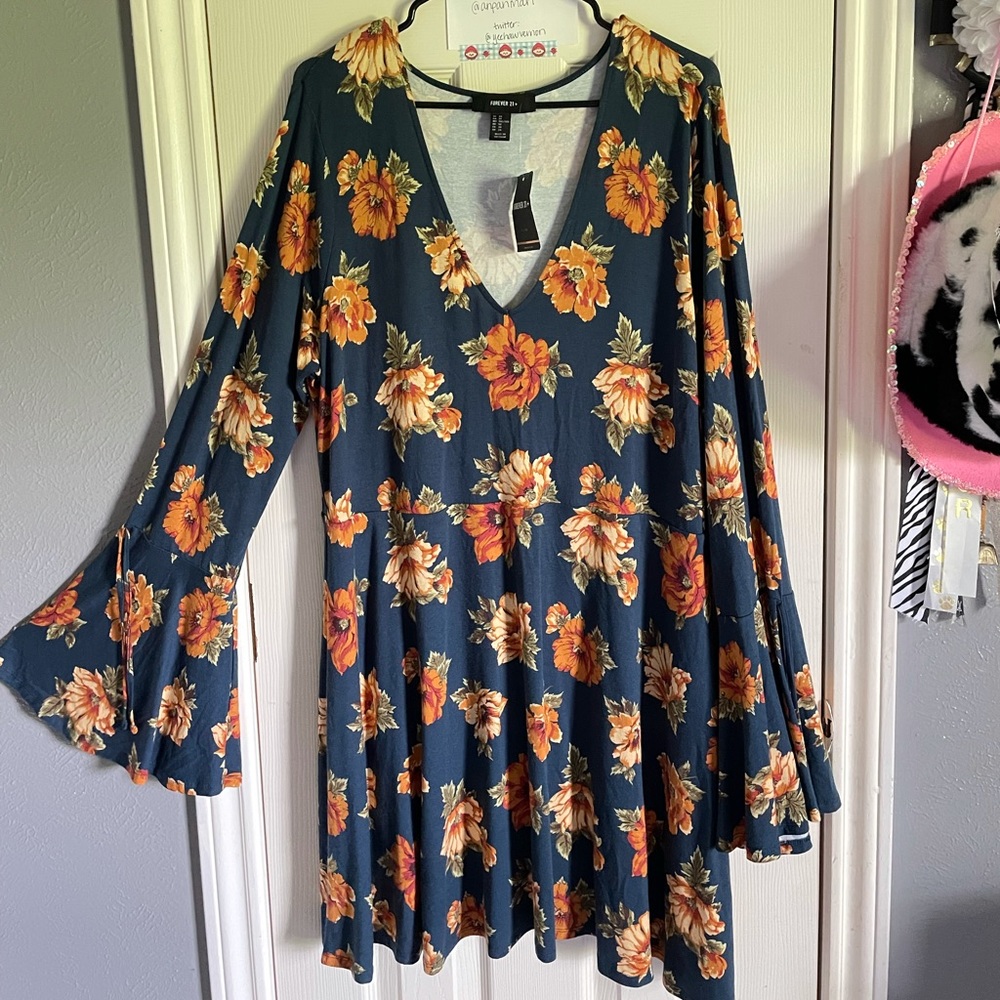 NWT Forever 21+ Floral Mini Dress